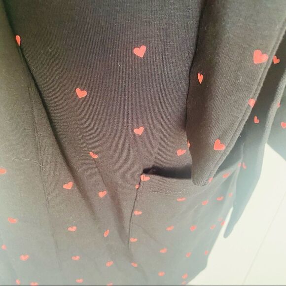 NWT Plush Apparel Black Robe Pink Hearts Extra Soft Fleece XS With Scrunchie - Picture 7 of 13